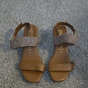 Stylish Brown Sandals Italian Shoemarkers Womens Size 8